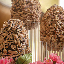 Carica l'immagine nel visualizzatore di Gallery, Ovetti di cioccolato con bastoncini di mandorle 90g - Maglio

